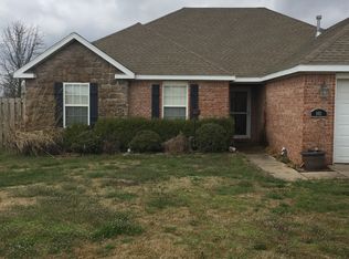 901 Charles St, Pea Ridge, AR 72751