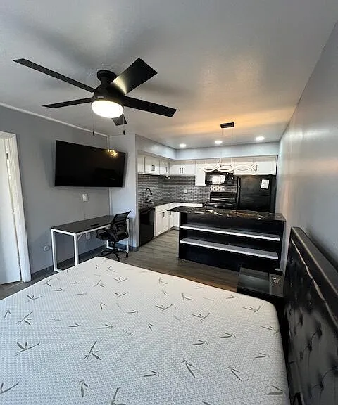 401 Smith St #B3 — Photo 4
