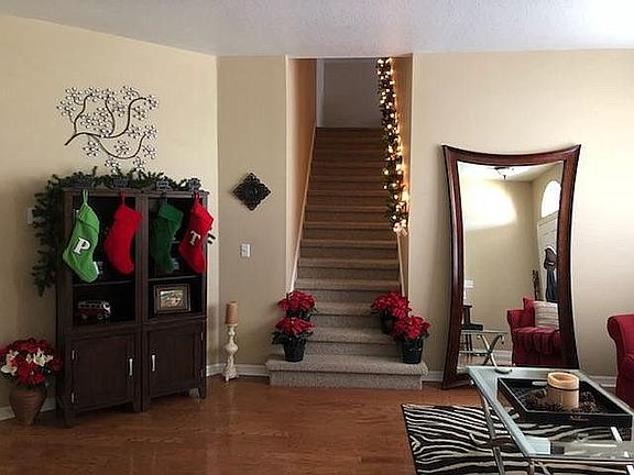 FRONT ROOM STAIRS TO BONUS 