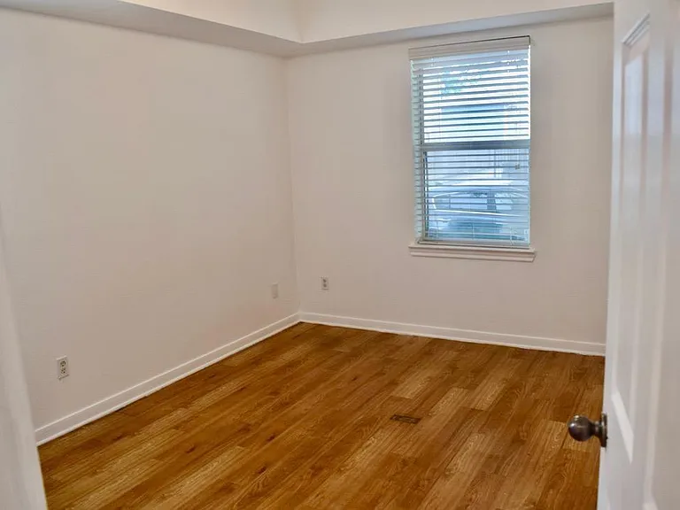2302 Colorado St #D — Photo 6