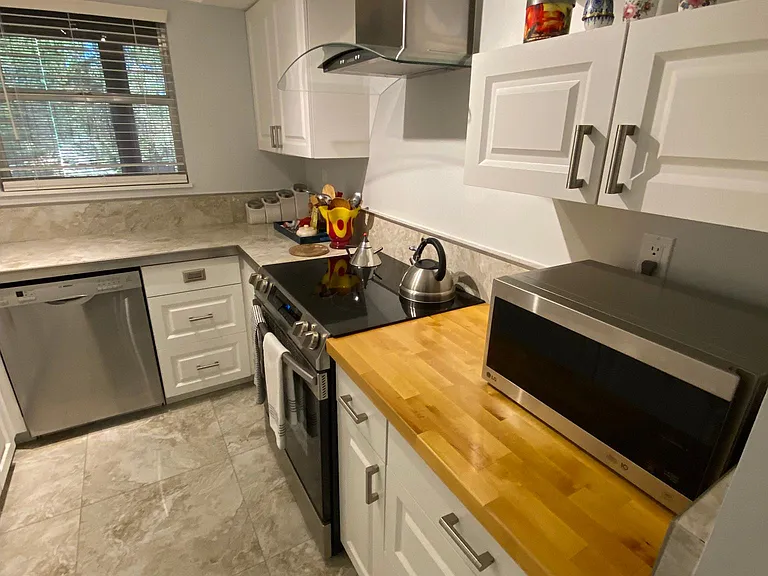 408 Windrush Bay Dr — Photo 16