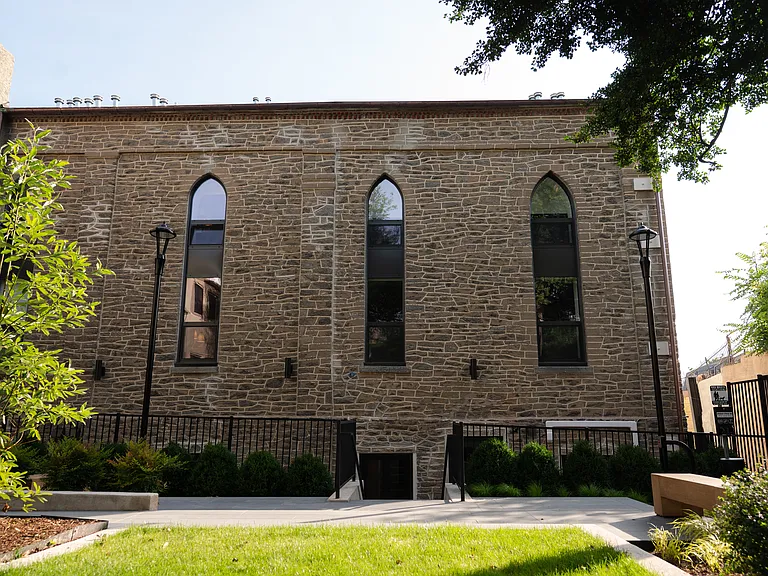 The Roe at Manayunk Apartments and Townhomes — Photo 13