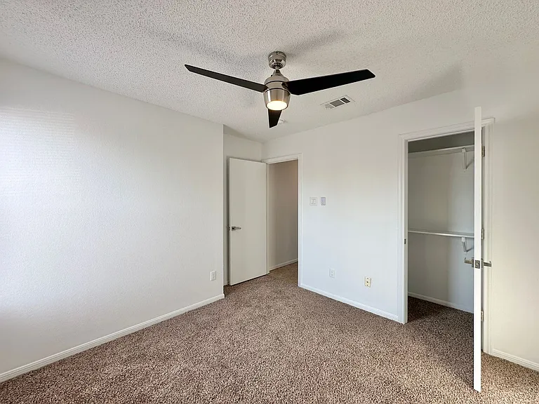 4403 Tidal Wave Dr — Photo 28