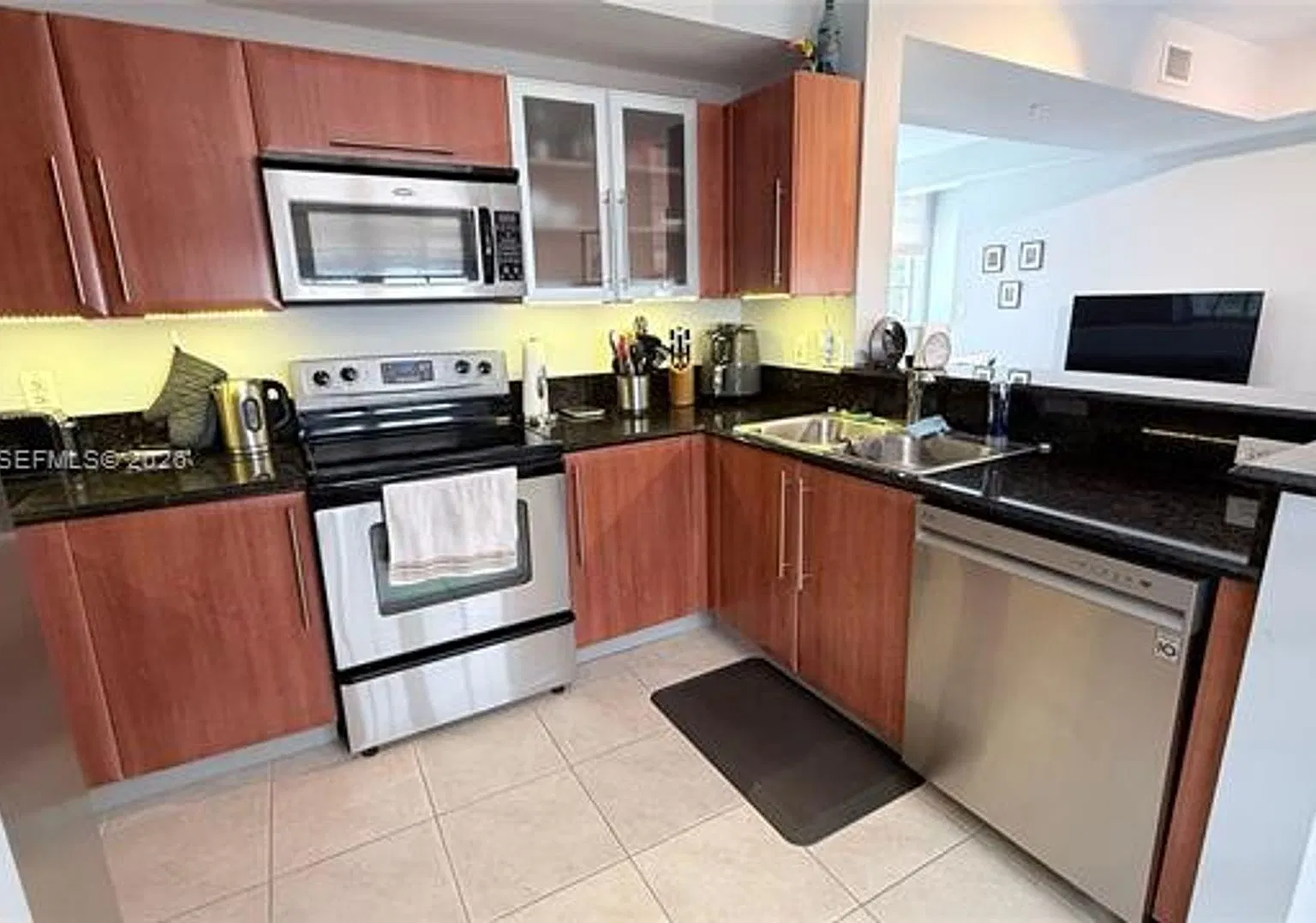 3232 SW 22nd Ter cu-113, Miami, FL 33145 — Photo 1
