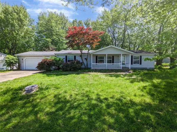 510 Fairbanks, Staunton, IL 62088