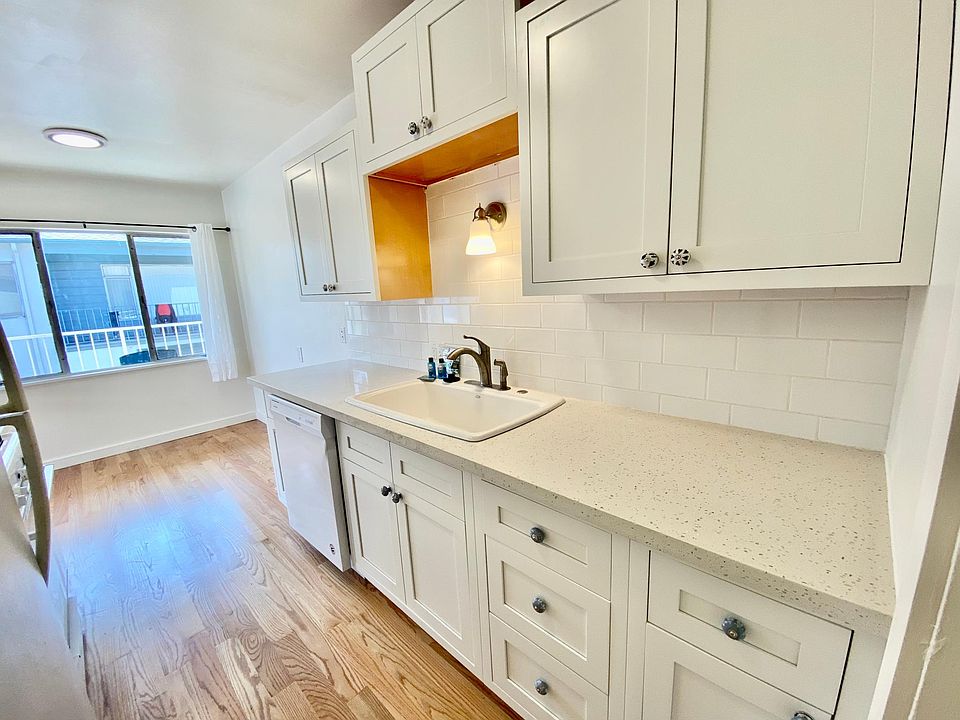 1st image of 2301 31st St APT E