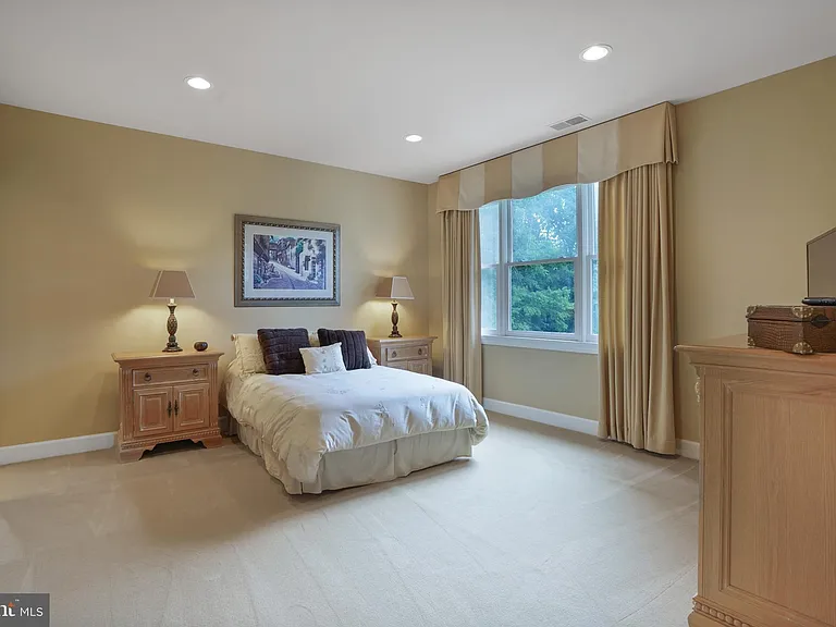 9864 Walker Glen Ct — Photo 51