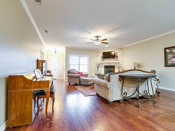 5th image of 4322 Lexington Pl