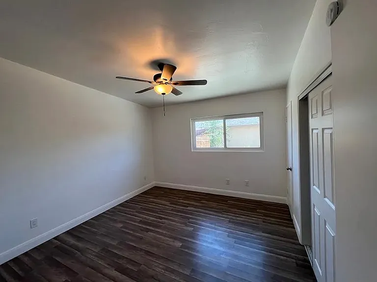 294 N Cherry St #B — Photo 5