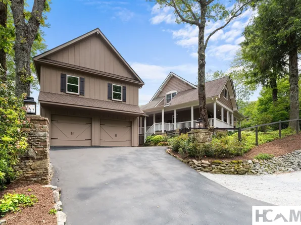 592 Whiteside Mountain Road, Highlands, NC 28741