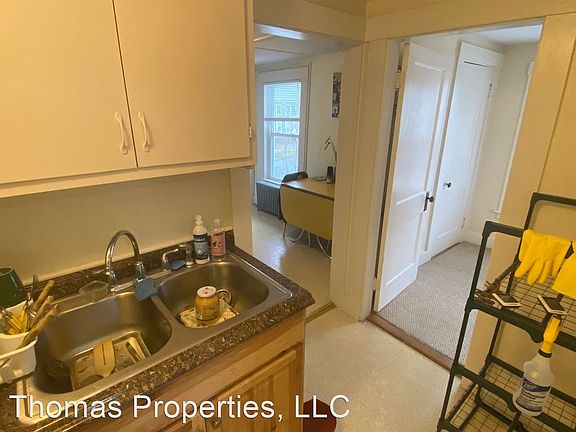 4th image of 50-52 Ham St #50-B