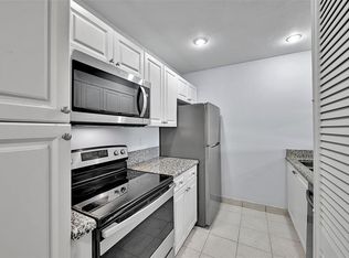 906 Twin Lakes Dr #8-J, Coral Springs, FL 33071