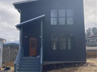 204 Brown Cottage Ln, Asheville, NC 28804