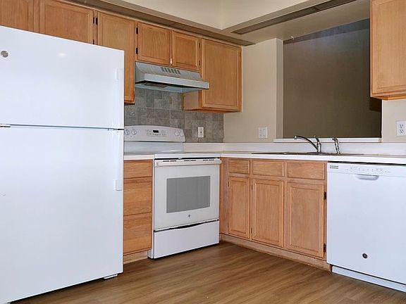 4th image of 860 Monopoly Ct