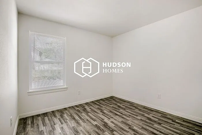 1221 N Whitten Ave — Photo 8