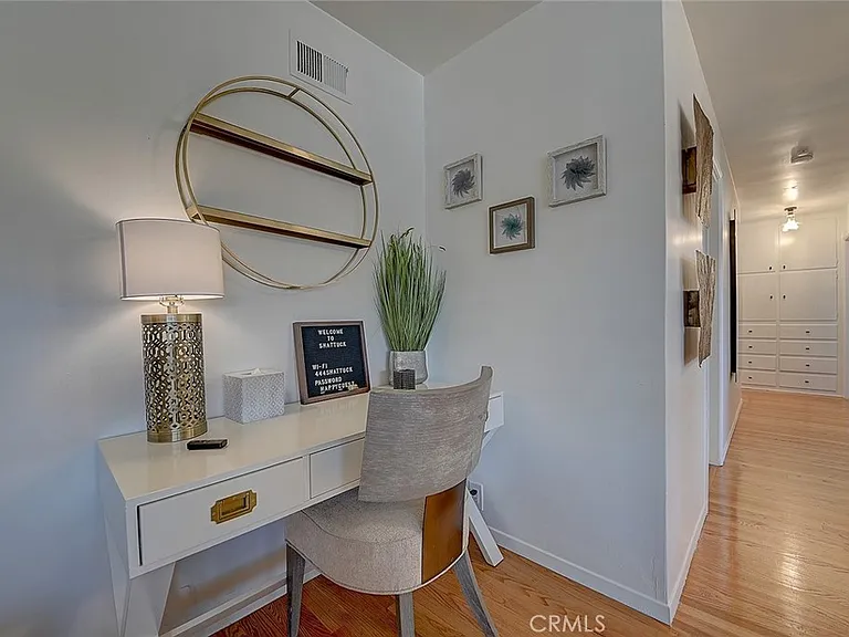 444 N Shattuck Pl — Photo 61
