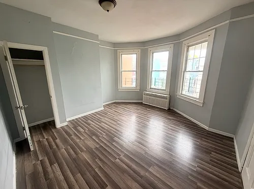 124 Oak St #1 Photo 1