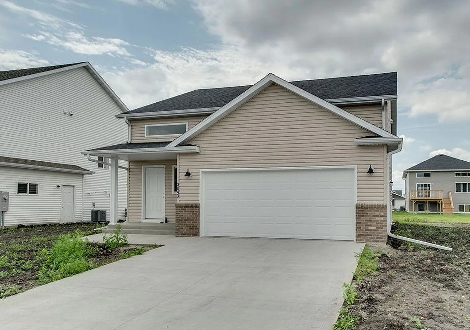 3 Bedroom 2 Bath South Moorhead — Photo 2