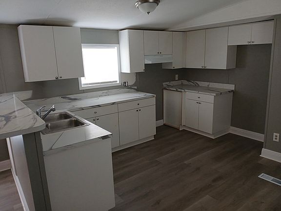 5th image of 2805 Mineola Dr #22