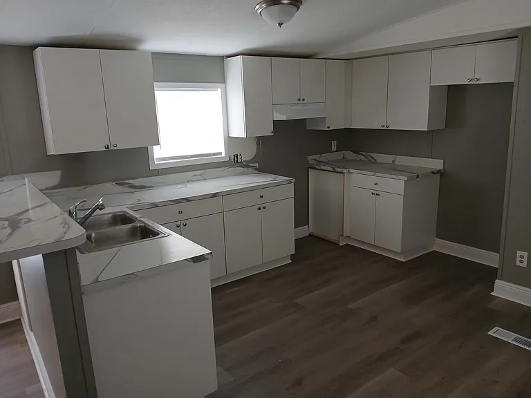 2805 Mineola Dr #22 — Photo 5