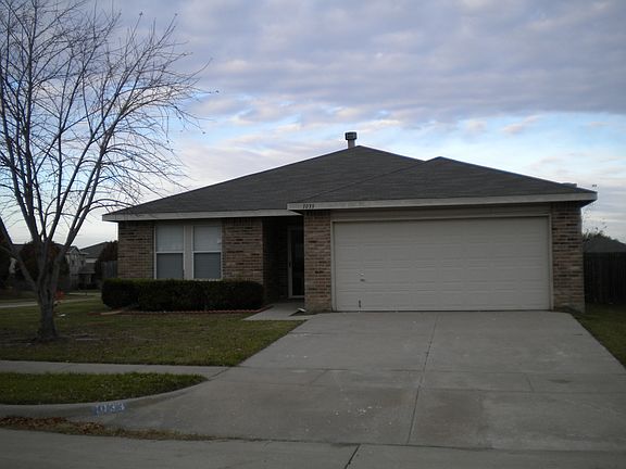 3rd image of 1033 Mazourka Dr