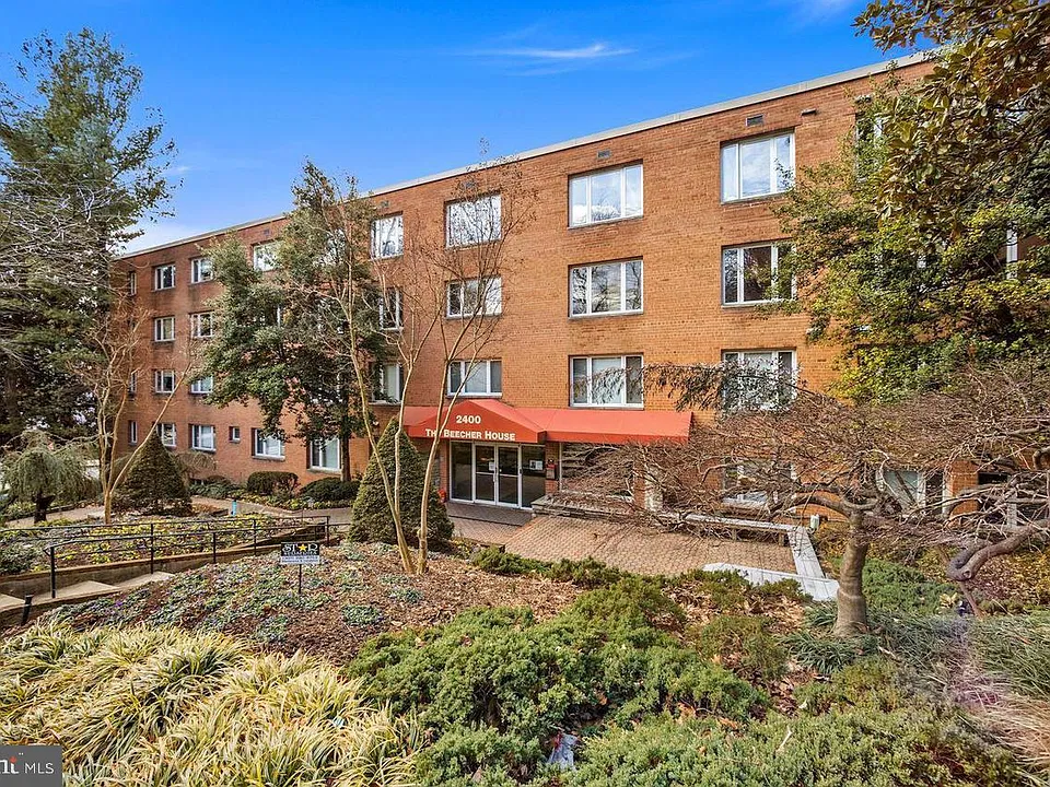 2400 41st St NW #307