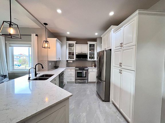 5th image of 108 Cranberry Ct