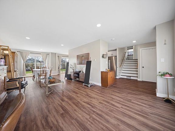 3rd image of 703 Westmere Rd