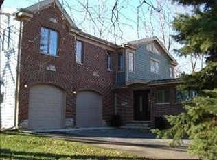 22W089 Woodview Dr, Medinah, IL 60157