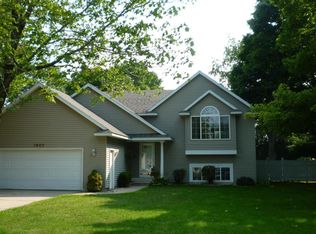 1802 Cedar Tree Dr, Jenison, MI 49428