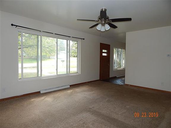 3rd image of 8631 Traphagen St NW