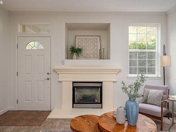 3rd image of 5575 Summerlinn Way
