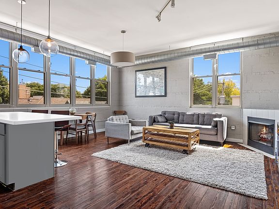 3rd image of 5313 N Ravenswood Ave Unit 304