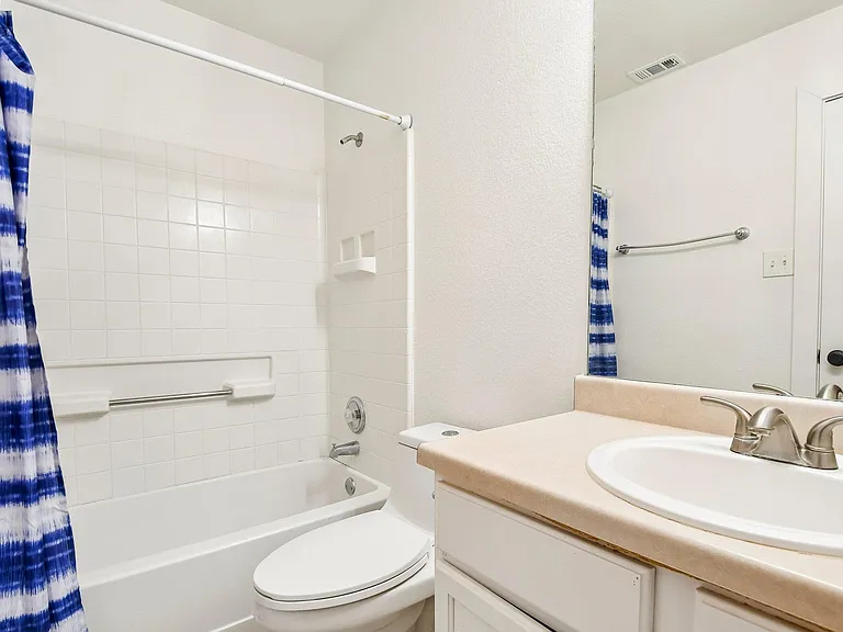 121 Orion Cv — Photo 13
