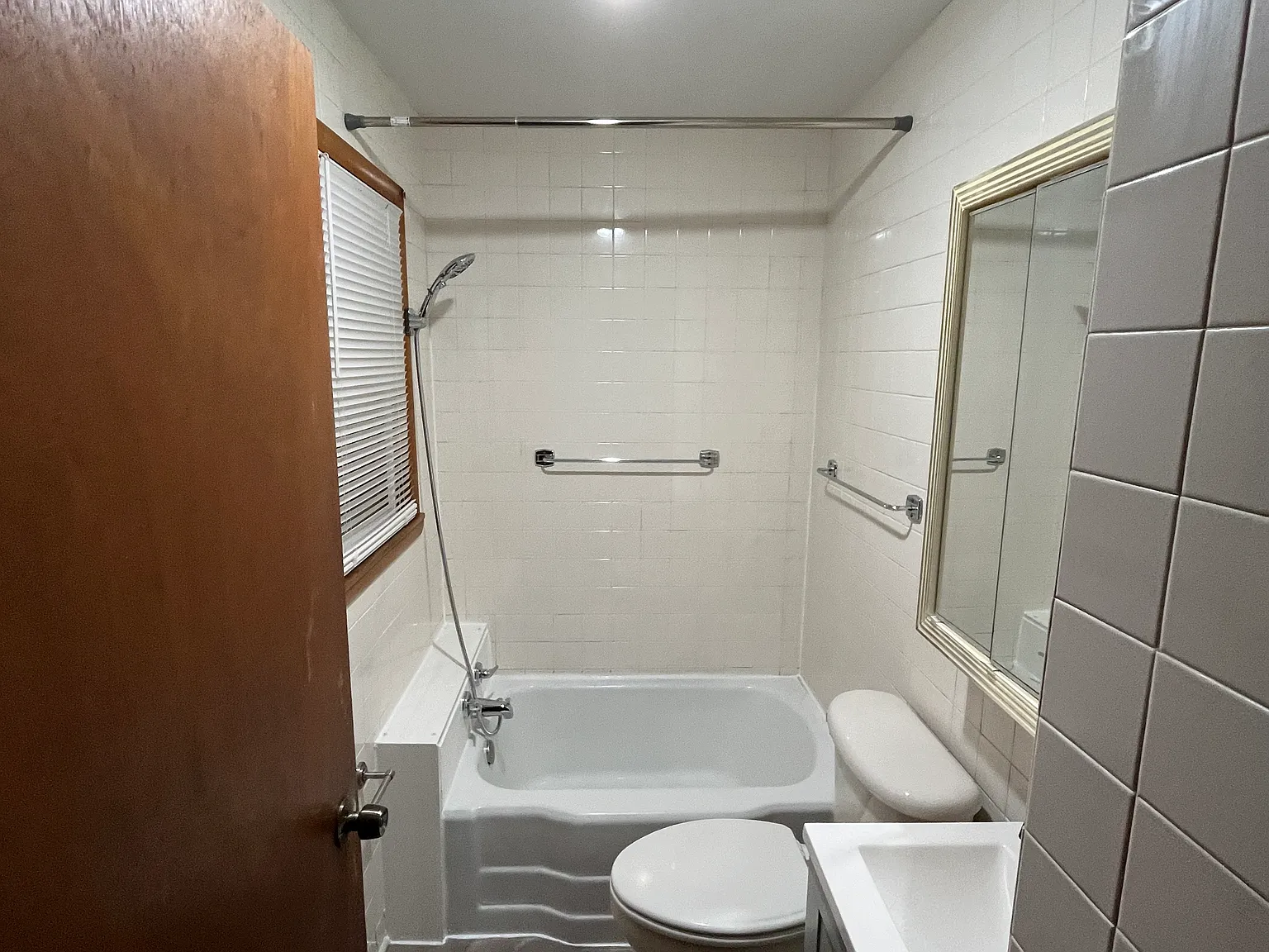 4 bed, 1600 sqft, $1,700 — Photo 1