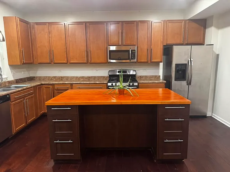 3335 Kentshire Cir — Photo 5