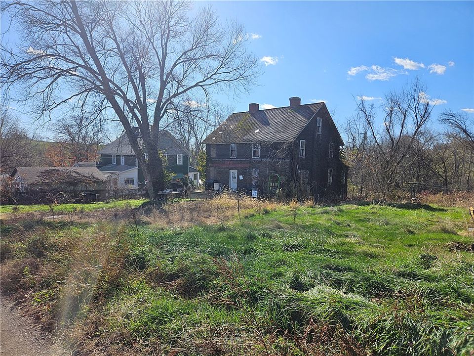 2nd image of 405 1st St