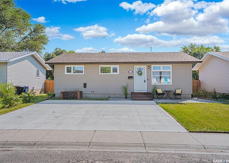1st image of 521 1st AVENUE S