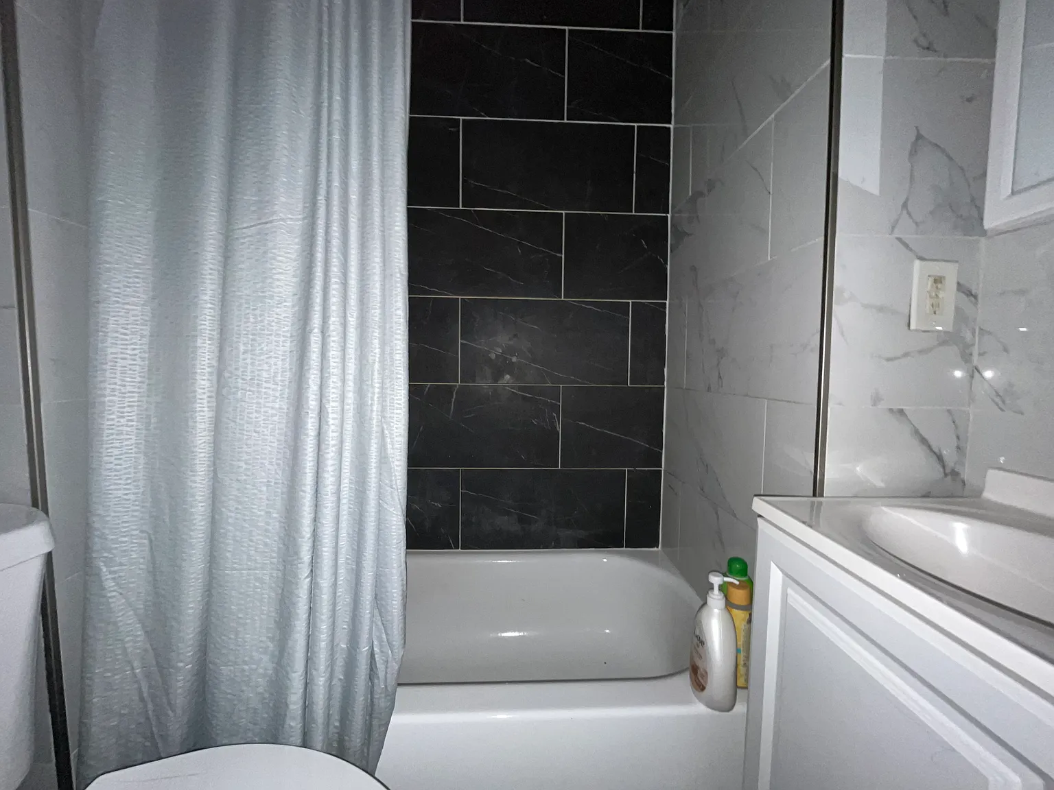 2 bed, 800 sqft, $2,095 — Photo 2