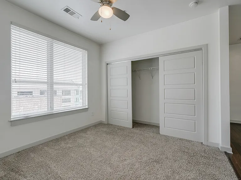 12 South — Photo 21