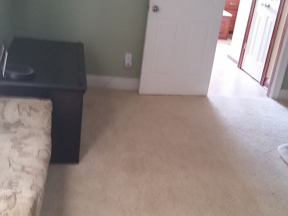 Master suite to bath
