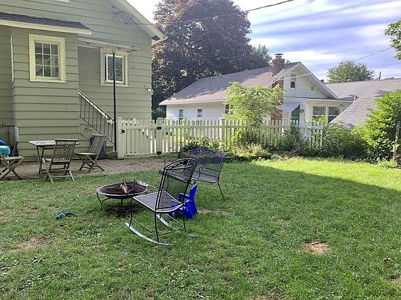 3rd image of 36 Cooper Ave