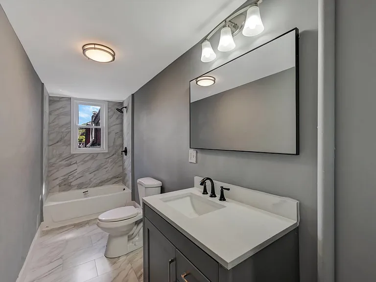 128 E Broad St #C — Photo 9
