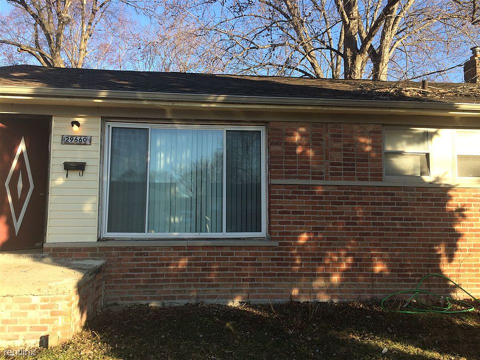 29660 Spring Arbor 1