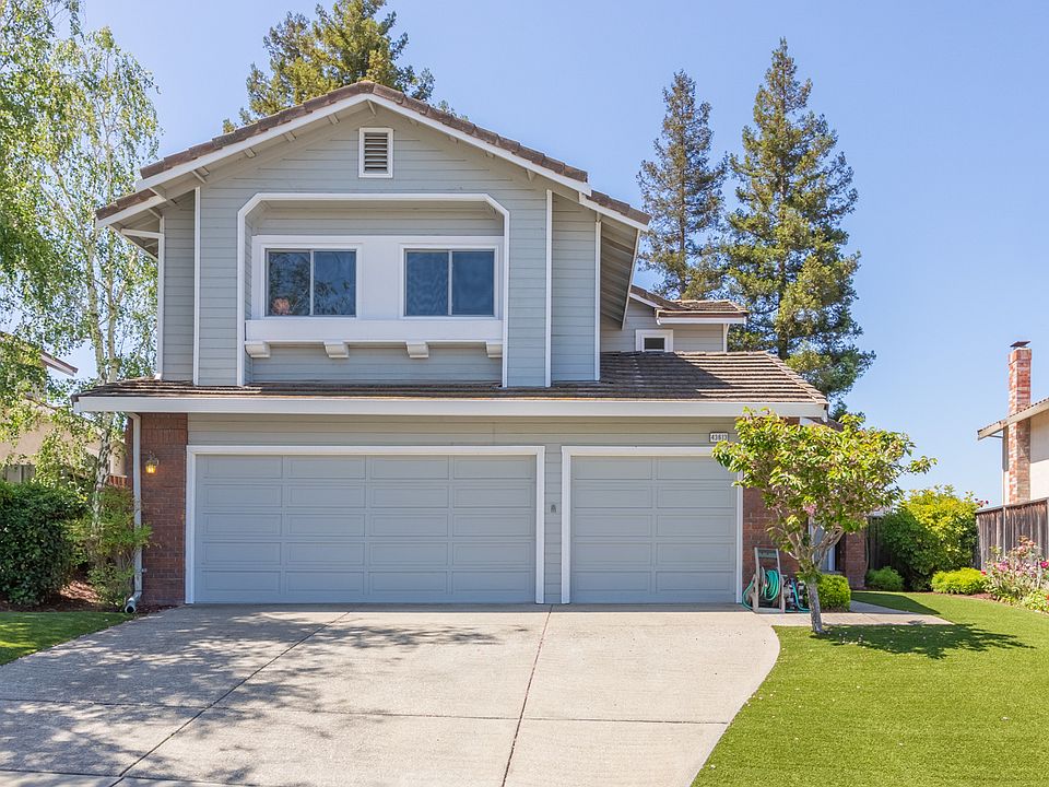 1st image of 43613 Southerland Way