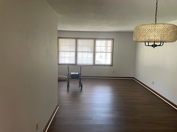 5th image of 5131 Kenwood Ct