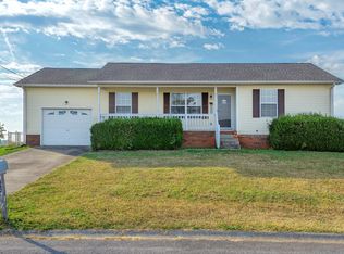 312 Pappy Dr, Oak Grove, KY 42262