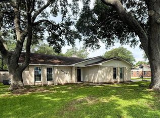 1006 Fairlane Dr, Ganado, TX 77962