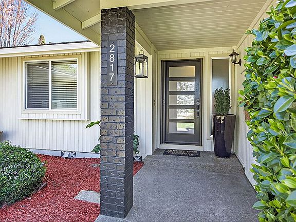 5th image of 2817 Barclay Rd