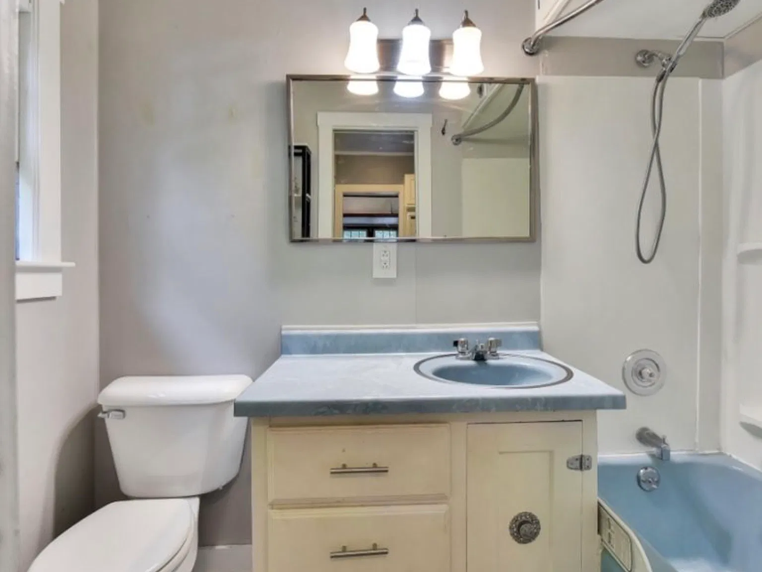 3 bed, 1400 sqft, $2,350 — Photo 4